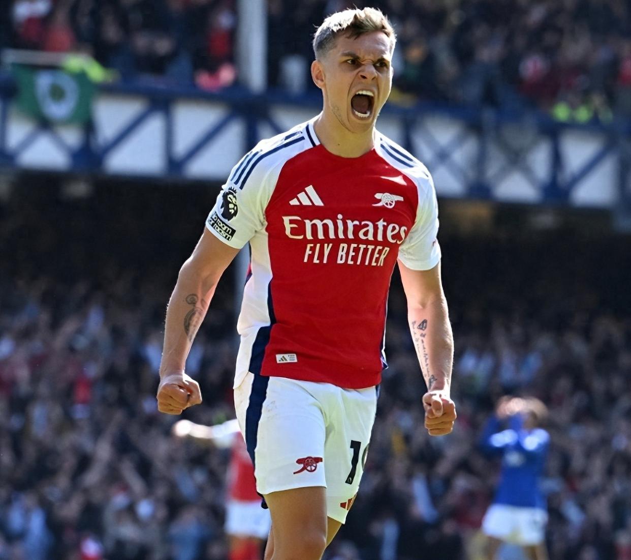 拓媒：杨瀚森面对艰难的对位但从未退缩，这对他算是一种胜利（拓媒：直面强硬对位，杨瀚森从不退让，这已是他的胜利）