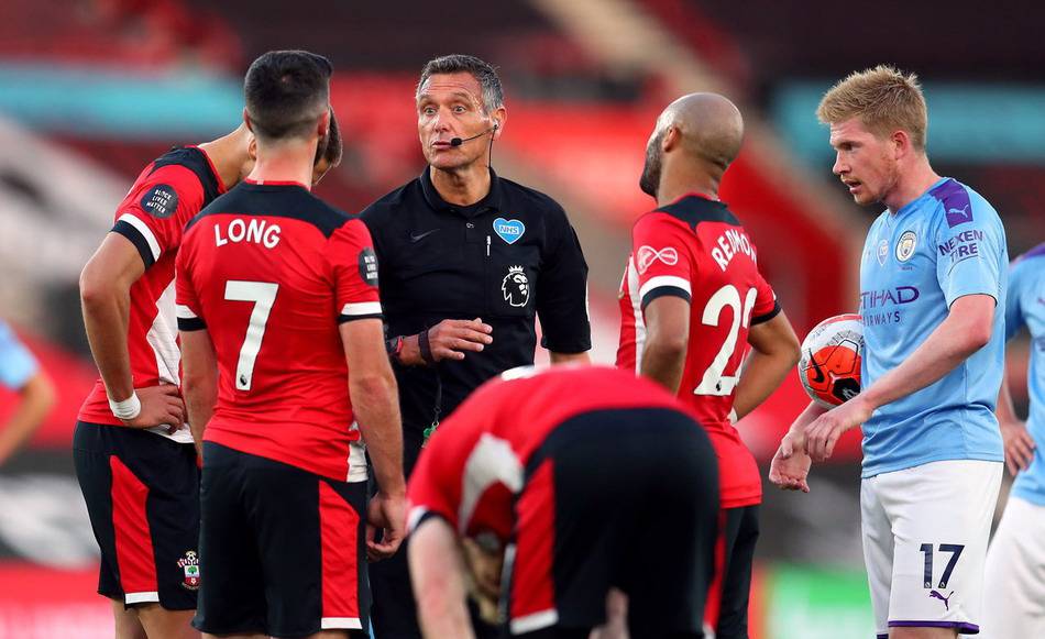 天空：狼堡计划冬窗签下菲尔克鲁格以及小蜜蜂中卫阿耶（天空体育：沃尔夫斯堡计划冬窗引进菲尔克鲁格与布伦特福德中卫阿耶）