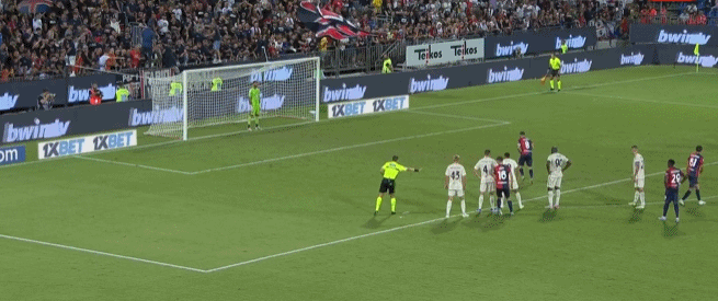 皇马客场3-0击败毕巴，阿诺德表现神勇但伤退，展现世界级水准，但伤病困扰持续。