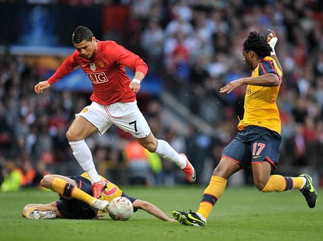 罗体：罗马进球被吹后，克雷莫内塞现场屏幕却一直显示0-2（罗体：罗马进球被吹无效后，克雷莫内塞球场大屏仍显示0-2）