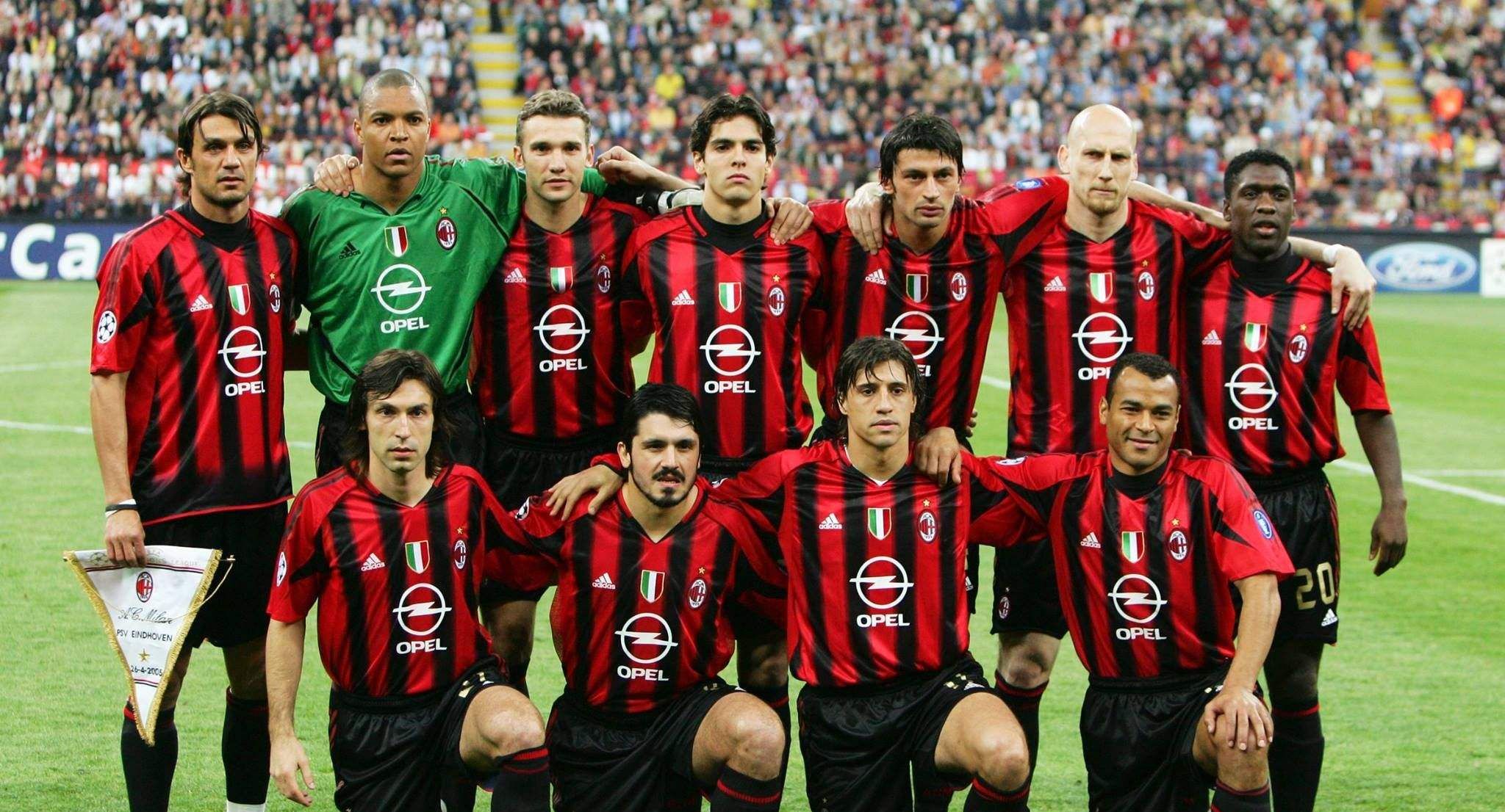 致敬球队传奇，多特官方商城为球迷免费印11号罗伊斯（多特蒙德官方商城免费印制罗伊斯11号 致敬球队传奇）